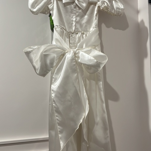 Flower Girl Elegant White Satin Gown with Bow and Train size 4 - Picture 7 of 11